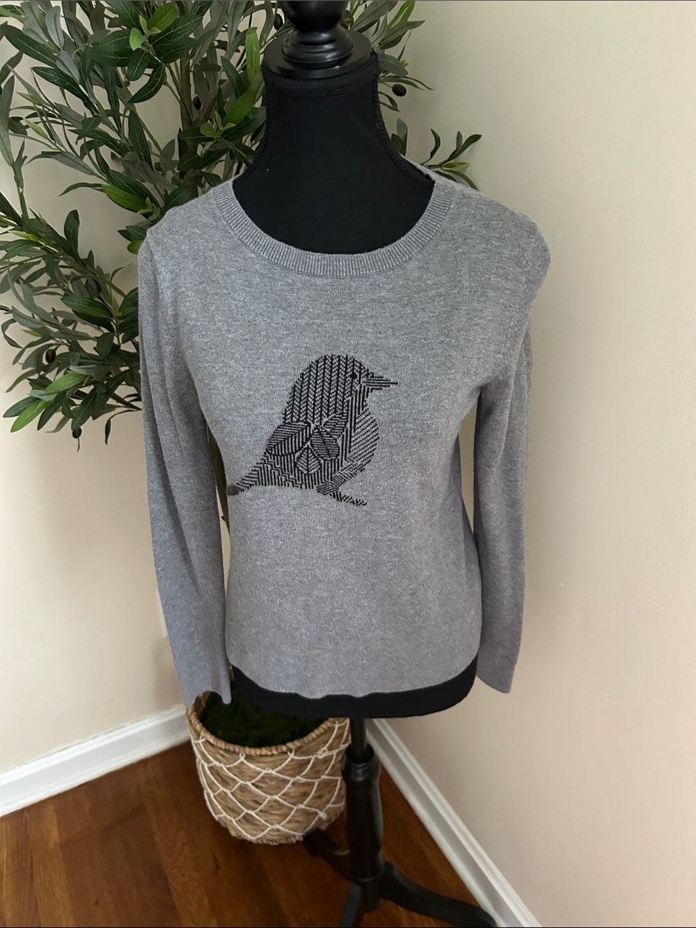 Banana Republic Light Gray Crewneck Sweater